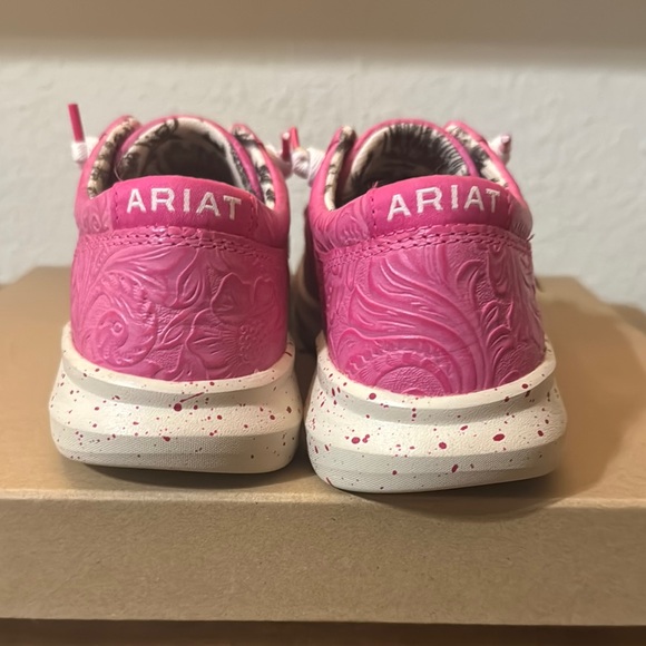 Never worn Ariat Pink Embossed Sneakers - Picture 4 of 6